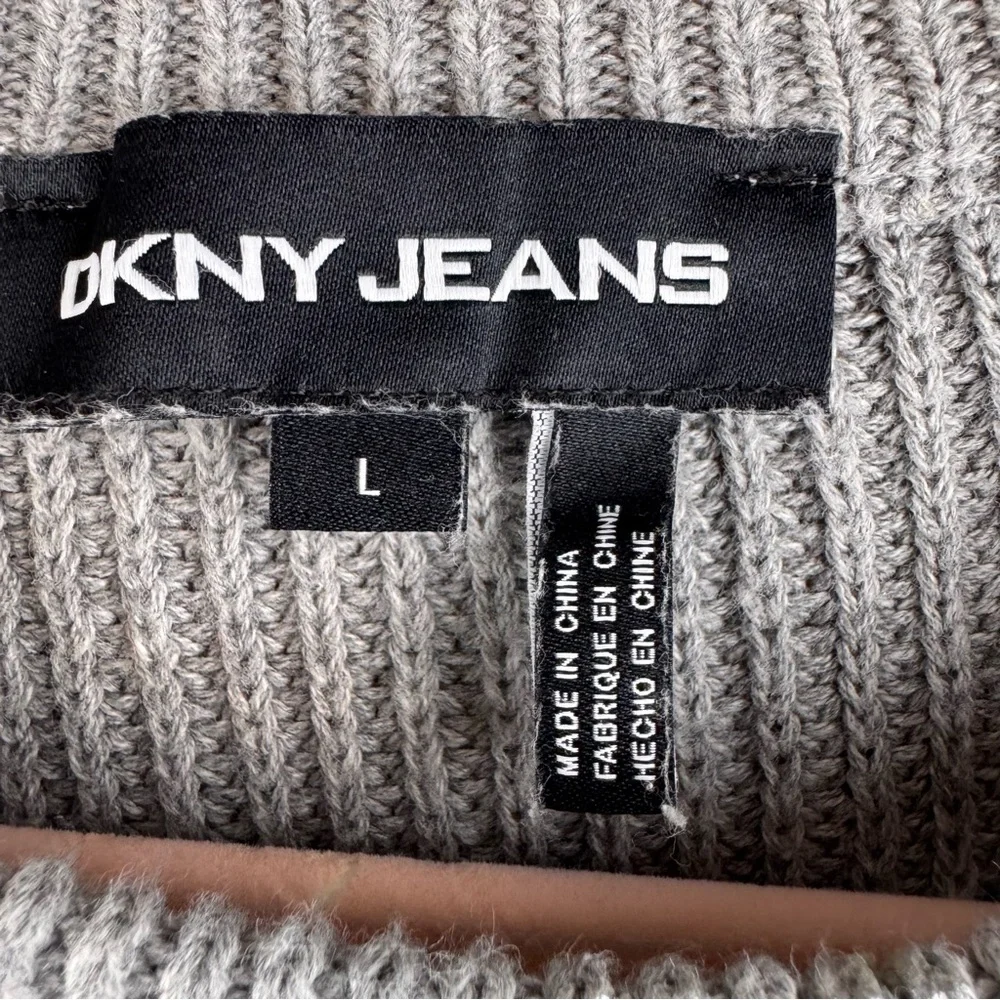 DKNY Jeans 100% Cotton Gray & Metallic Silver‎ Animal Print Size L Crew Sweater
